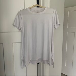 Athleta White Short Sleeve Workout T-Shirt Essence Flowy Handkerchief Hem